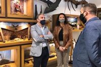 Bendodo valora los camiones móviles para vacunar contra el COVID-19 y "descongestionar" la Atención Primaria andaluza