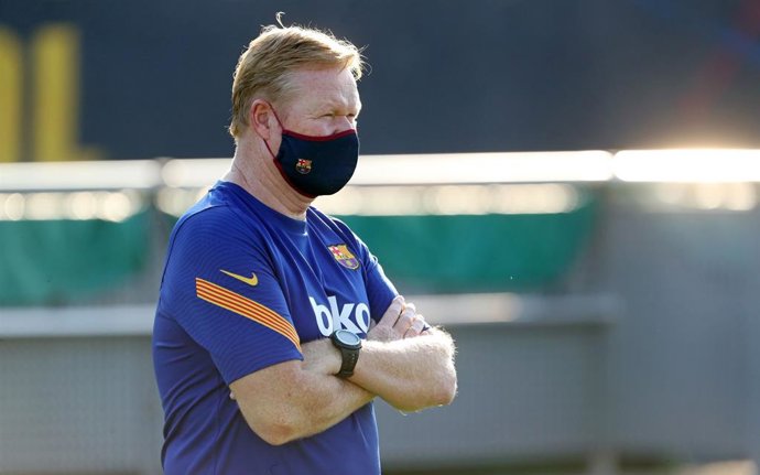 Koeman en un entrenament del Bara