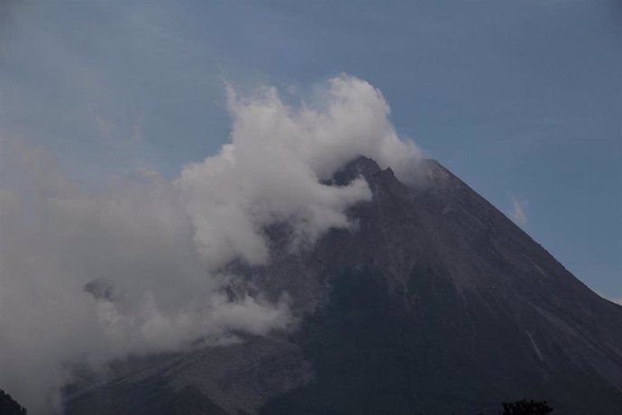 Volcán Merapi en Yakarta, uno de los cientos de volcanes activos de Indonesia