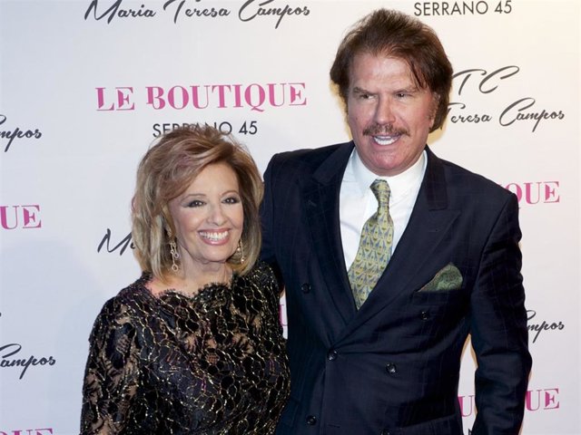 Maria Teresa Campos and Edmundo Arrocet attend 'MTC' shoes presentation by Maria Teresa Campos at Le Boutique on January 12, 2016 in Madrid, Spain.