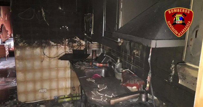 Bomberos de la DPZ sofocan un incendio en una vivienda de la localidad de Maleján.