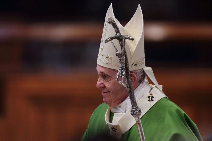 15 November 2020, Vatican, Vatican City: Pope Francis celebrates a holy mass on the occasion of the 4th World Day of the Poor in St. Peter's Basilica. Photo: Evandro Inetti/ZUMA Wire/dpa