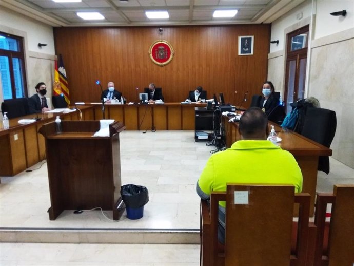 El acusado, durante el juicio en la Audiencia Provincial de Baleares.