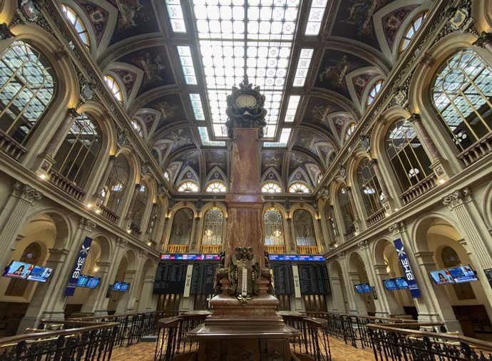 Interior del Palacio de la Bolsa de Madrid.