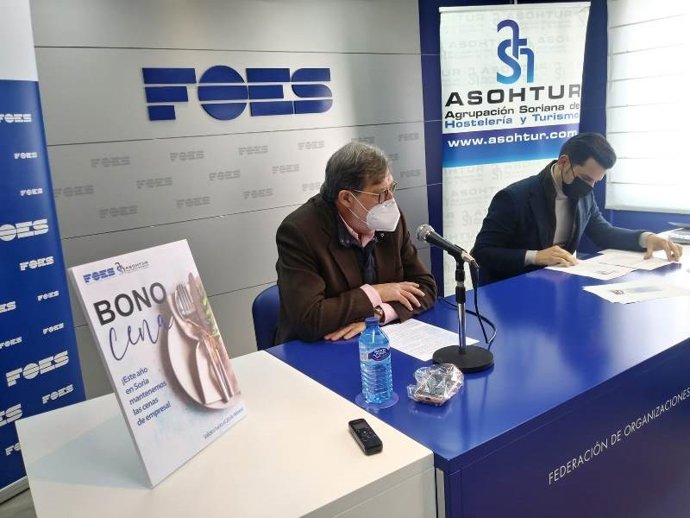 Presentación de la campaña Bono Cena a cargo de Santiago Aparicio (izda) y Pablo Cabezón.