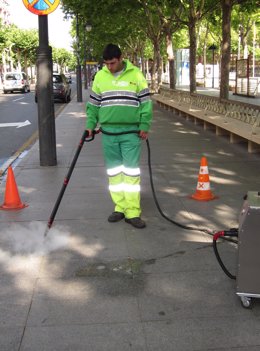 El Ayuntamiento de Logroño deberá pagar a la empresa concesionaria del servicio de limpieza de la ciudad un total de 800.000 euros más, debido al aplazamiento de la actualización del IPC correspondiente a los años 2010 y 2011