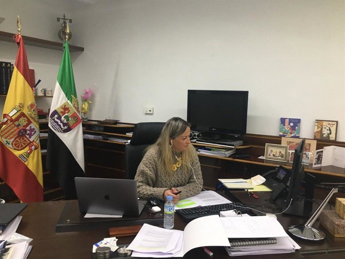 La presidenta de la ASamblea, Blanca Martín, en la videoconferencia