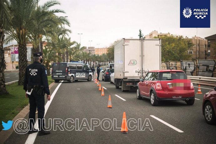 Control de la Policía Local de Murcia para el cumplimiento de las restricciones de movilidad