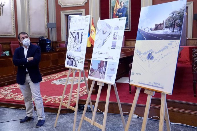 El alcalde de Santa Cruz de Tenerife, José Manuel Bermúdez, presenta el proyecto de intervención del Castillo de San Andrés