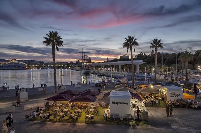 Muelle Uno del puerto de Málaga, zona de ocio y comercial