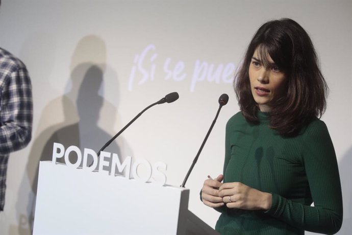 La portavoz de Unidas Podemos, Isa Serra, en rueda de prensa para valorar la actualidad política.