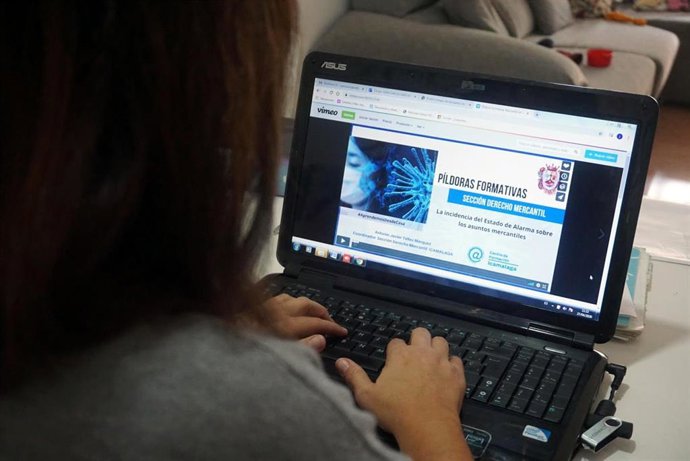 Imagen de archivo de formación online del Colegio de Abogados de Málaga.