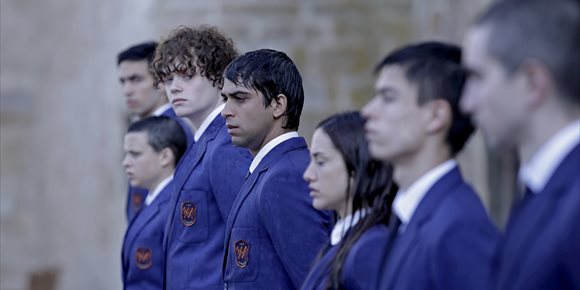 1. Primeras imágenes de El Internado: Las cumbres, que se estrenará en Amazon Prime Video