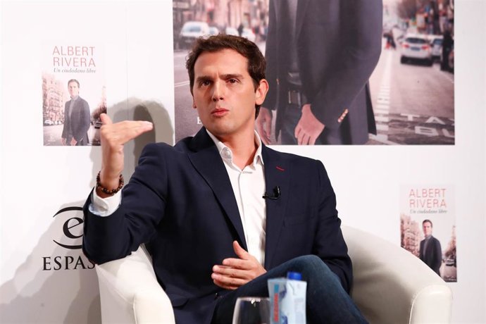 El expresidente de Ciudadanos Albert Rivera durante la presentación de su libro.