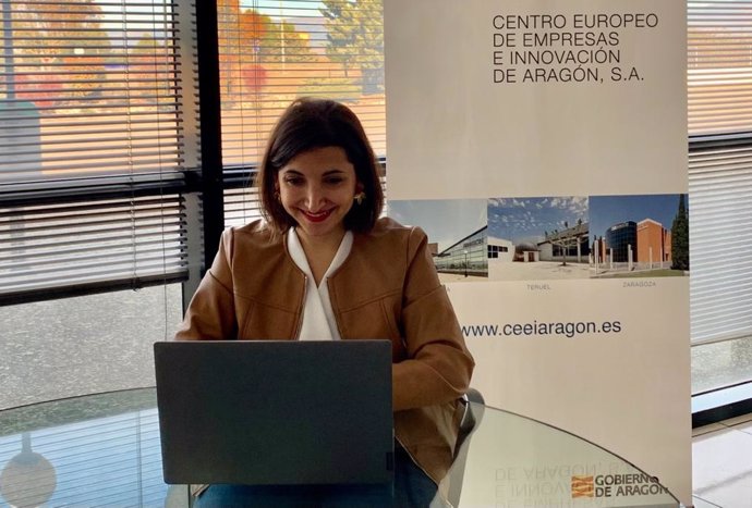 La directora del CEEIAragon, Celia García, en el encuentro virtual organizado por CEOE Aragón.