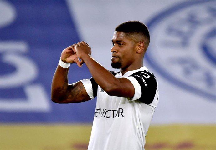 30 November 2020, England, Leicester: Fulham's Ivan Cavaleiro celebrates scoring his side's second goal during the English Premier League soccer match between Leicester City and Fulham at the King Power Stadium. Photo: Rui Vieira/PA Wire/dpa