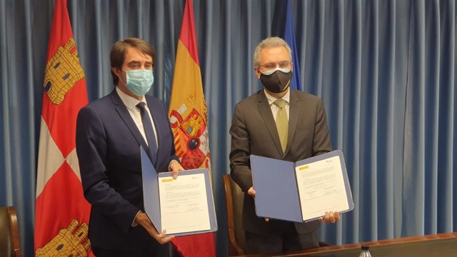 La Junta y la Delegación del Gobierno protocolizan la coordinación para el rescate de personas bloqueadas en las carreteras de CyL por fenómenos meteorológicos adversos.