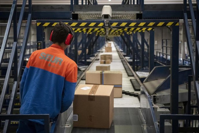 Envío de paquetes de Seur.