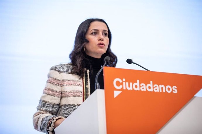 La presidenta de Ciutadans, Inés Arrimadas, en una roda de premsa a la seu del partit.