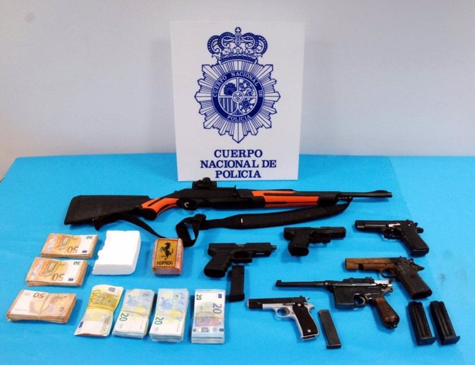 Armas incautadas al grupo organizado desarticulado entre León y Oviedo.