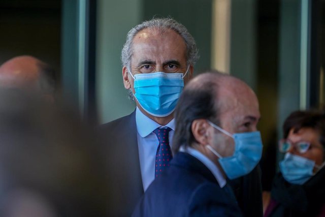 El consejero de Sanidad, Enrique Ruiz Escudero, durante la inauguración del Hospital Isabel Zendal, nuevo recurso de la sanidad pública madrileña, en Madrid (España), a 1 de diciembre de 2020. 