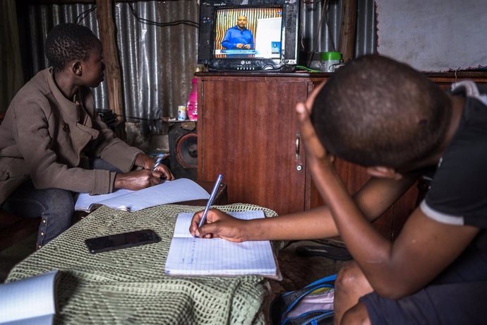 Educación a distancia en Kenia