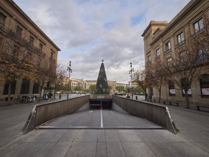 Una calle de Pamplona en el día en el que se permite la apertura de las terrazas