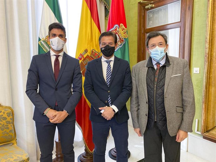 Juan Carlos Aybar, Luis Salvador, y Carlos Ruiz Cosano, en la reunión entre IAJ y Ayuntamiento de Granada