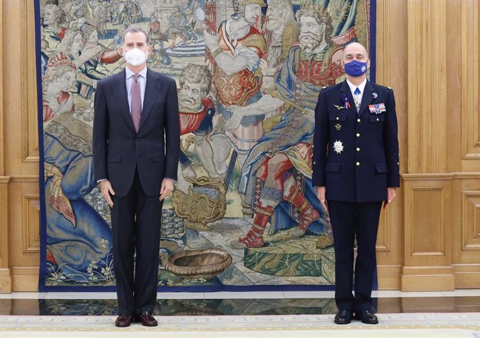 El Rey Felipe VI recibe en audiencia al general André Latana, comandante del Mando Aliado de Transformación (SACT), en el Palacio de La Zarzuela, Madrid (España), a 23 de noviembre de 2020.