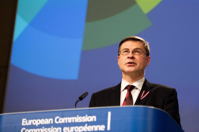 HANDOUT - 18 November 2020, Belgium, Brussels: European Commission Vice-President Valdis Dombrovskis speaks during an online press conference at the EU headquarters in Brussels. Photo: Jennifer Jacquemart/European Commission/dpa - ATTENTION: editorial u