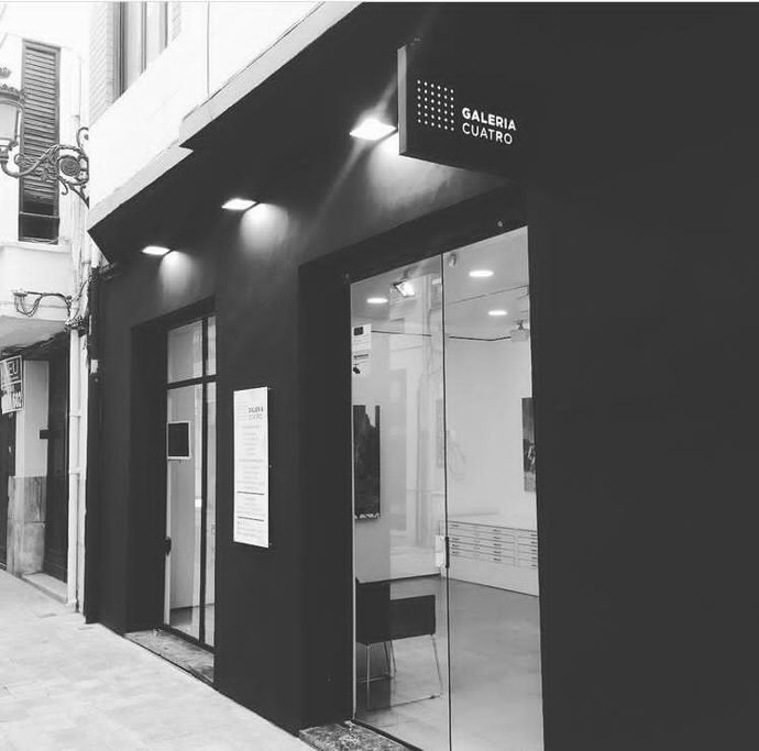 Galería Cuatro celebra sus 40 años creando "ambiente artístico" en Valncia con la muestra 'Sinergias'