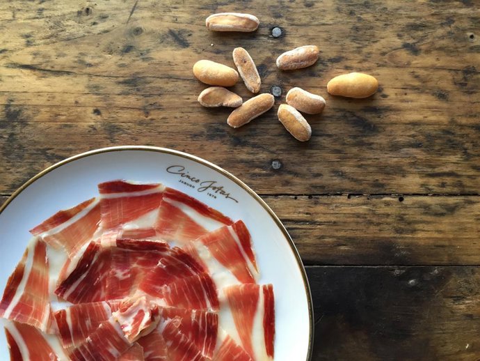 Jamón Ibérico de Bellota Cinco Jotas 