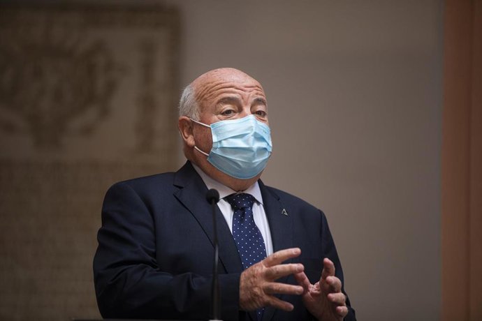 El consejero de Salud y Familias, Jesús Aguirre, foto de archivo