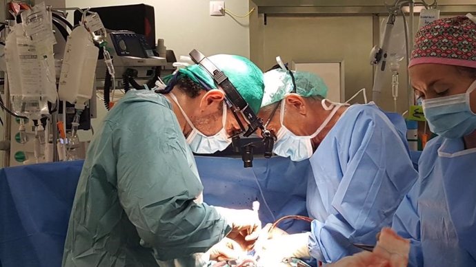 Intervención quirúrgica en el Hospital de Gran Canaria Dr. Negrín