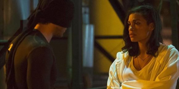 10. Rosario Dawson (Ahsoka Tano) se suma a la campaña #SaveDaredevil