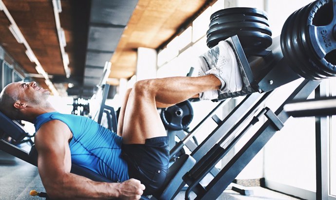 Entrenamiento de ejercicios de resistencia de alta intensidad y corta duración en hombres con sobrepeso