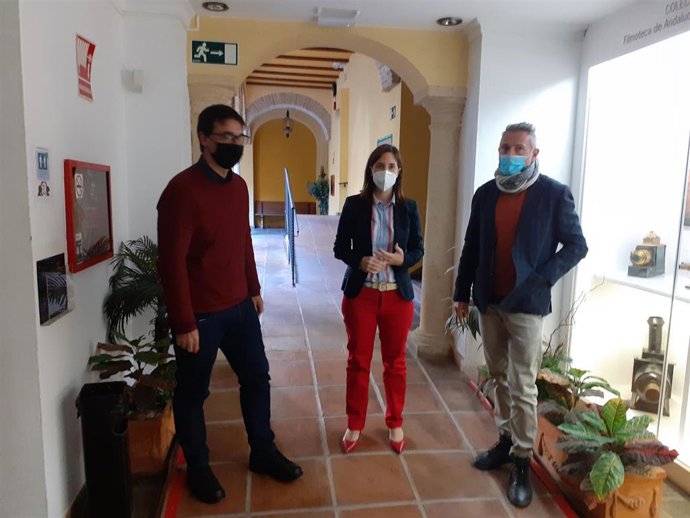 Cristina Casanueva (centro), en la Filmoteca de Andalucía.