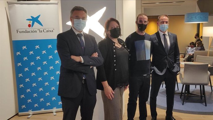 Fundación "la Caixa", CaixaBank y Valverde Team-Terra Fecundis sellan su acuerdo solidario