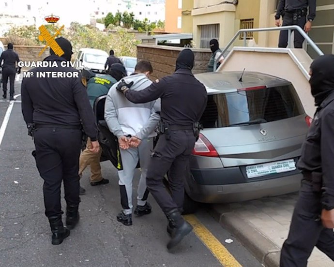Operación de la Guardia Civil en Tenerife con la detención de siete personas que robaban viviendas