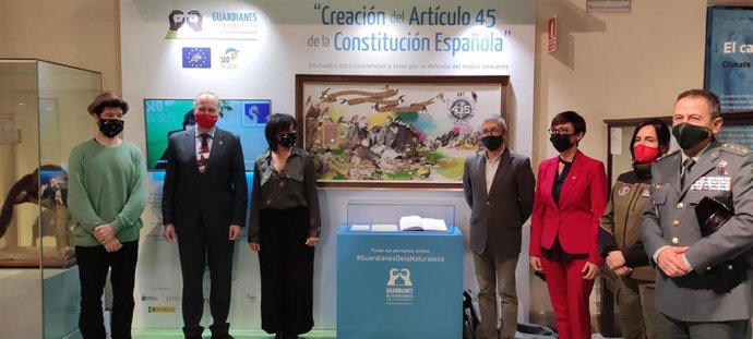 El Museo Nacional de Ciencias Naturales expone el cuadro de Julio Falagán 'Creación del Artículo 45 de la Constitución Española'.