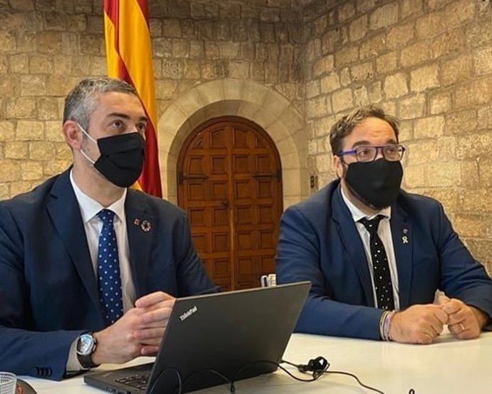 El conseller d'Acció Exterior, Bernat Solé, al costat del delegat del Govern a Barcelona, Juli Fernández.