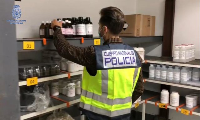 Desarticulada Una De Las Mayores Redes De Distribución De Sustancias Químicas Para La Adulteración De Droga,