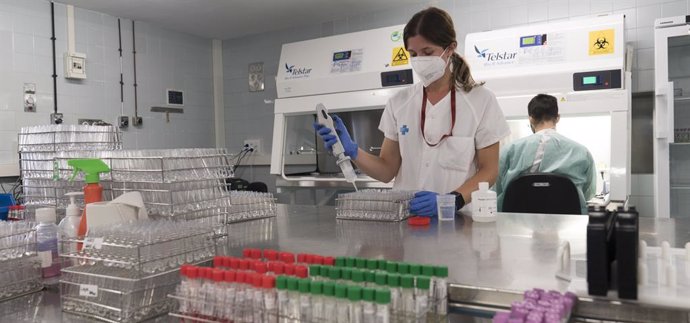Laboratorio de análisis de PCR en el Hospital Universitari de Bellvitge (HUB), en L'Hospitalet de Llobregat (Barcelona), en una imagen de septiembre del 2020.