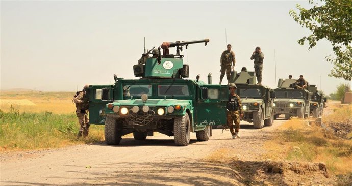 Agentes de las fuerzas de seguridad afganas desplegados en una operación en Kandahar, en el sur de Afganistán