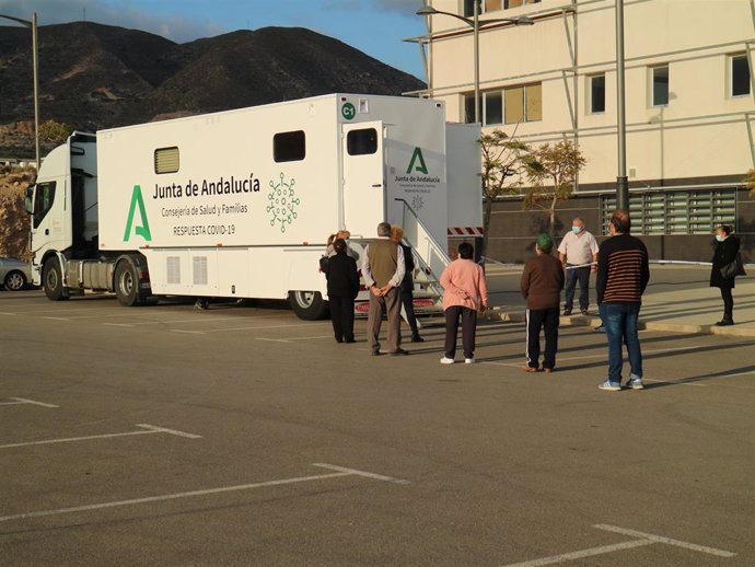 Uno de los camiones covid para la realización de pruebas en Almería