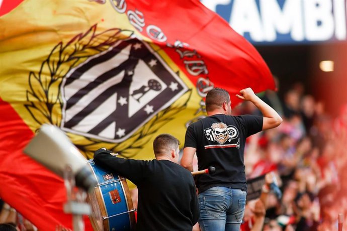 Aficionados del Atlético de Madrid en el Wanda Metropolitano
