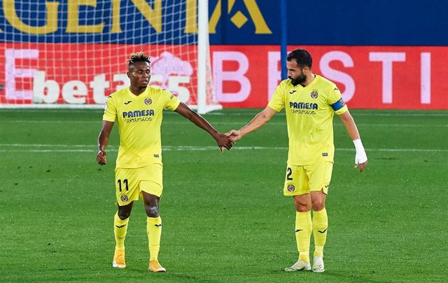 Samuel Chukwueze celebra un gol con el Villarreal