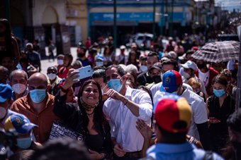 Juan Guaidó ante un grupo de seguidores en Valenci