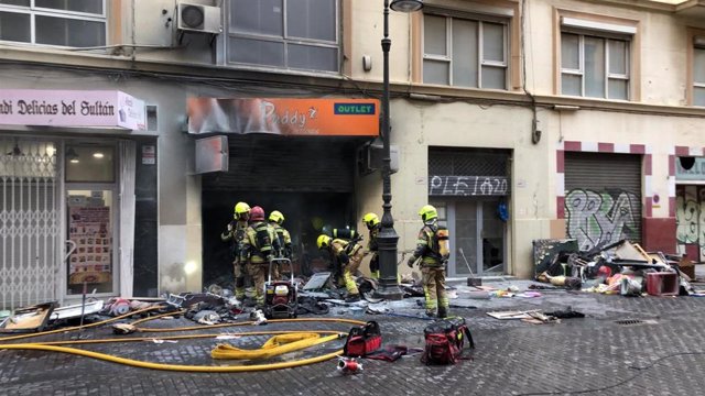 Incendio en una tienda de antigüedades del centro de la ciudad