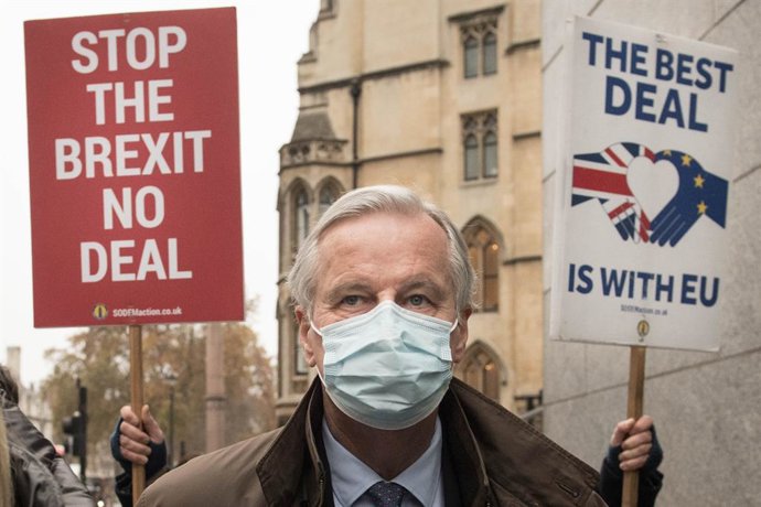 30 November 2020, England, London: EU's chief negotiator Michel Barnier arrives at the BEIS Conference Centre, for ongoing talks to strike a post-Brexit trade deal. Photo: Stefan Rousseau/PA Wire/dpa